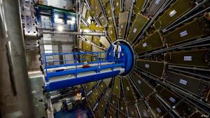 Pemercepat partikel LHC dengan detektor ATLAS di CERN Jenewa.